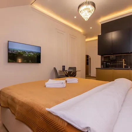 Myfreedom поруч із метро площа українських героїв Apartamento Kiev