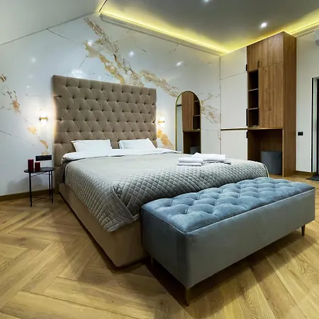 Myfreedom поруч із метро площа українських героїв Apartamento Kiev