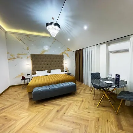 Myfreedom поруч із метро площа українських героїв Apartamento