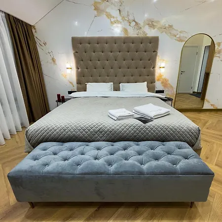 Myfreedom поруч із метро площа українських героїв Apartamento