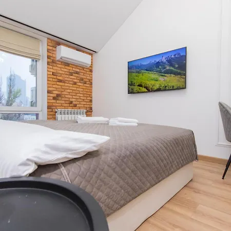 Apartamento Myfreedom поруч із метро площа українських героїв